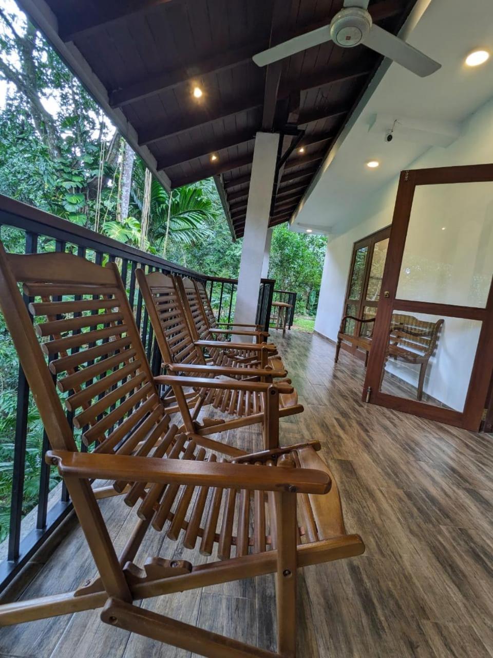 Old Bridge Riverside Hotel Kitulgala Exterior photo